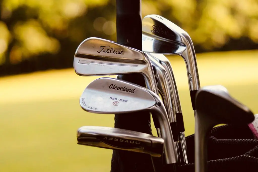 Picture of golf clubs 